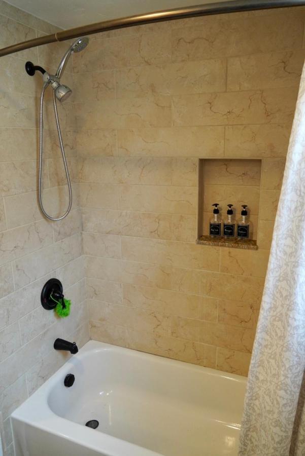 Villa Cozy Family Hideaway, Sleeps 8, 4 Tv'S Yard, Shops Simi Valley Exterior foto